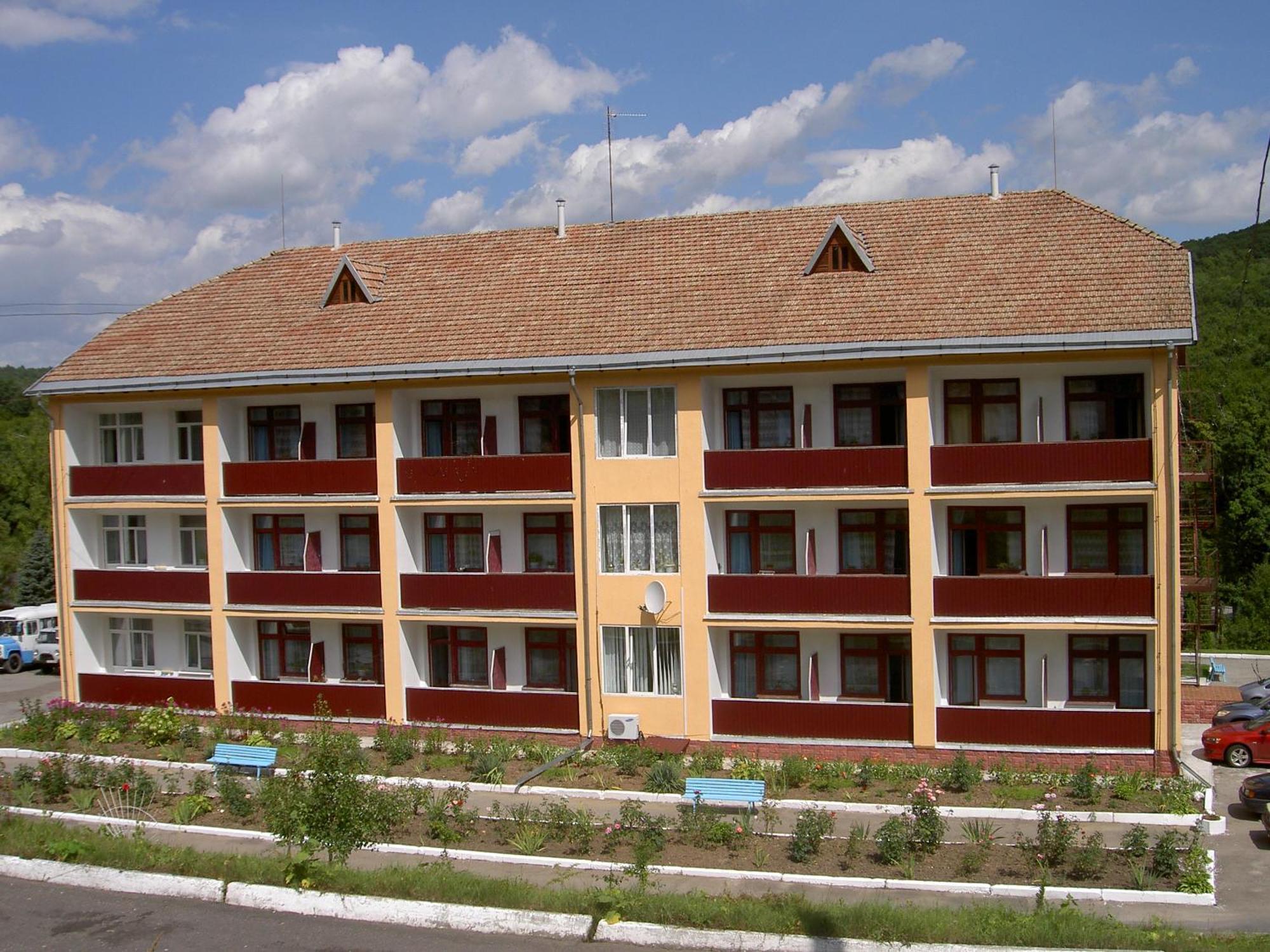 Hotel Санаторій Збруч Sataniv Esterno foto